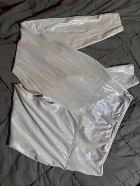 ZELOS Iridescent White Holographic Leggings